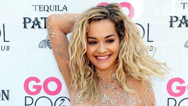 Laulajakaunotar Rita Oran uimapuku teki nännitepposet: 'Veden lämpötila taitaa olla aika kylmä' - kuva! Rita Ora