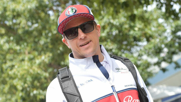 Kimi Räikkönen julkaisi hykerryttävän kuvan lentokentältä: 'Läskipäät lomailee' - katso! Kimi Räikkönen