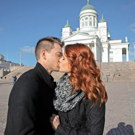 – Anna pusu, kulta, Chad ja Courtney kuhertelivat. He juhlistivat suhteensa kolmivuotispäivää Suomessa. – Anna pusu, kulta, Chad ja Courtney kuhertelivat. He juhlistivat suhteensa kolmivuotispäivää Suomessa.