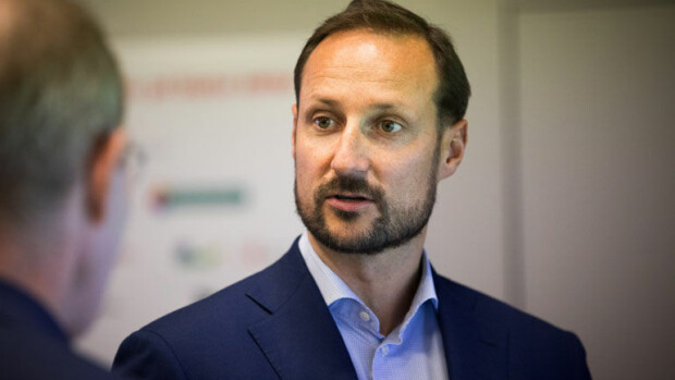 Norjan kruununprinssi Haakon joutui leikkaukseen – vauhdikas harrastus oli viedä kuulon! Prinssi Haakon joutui leikkaukseen.