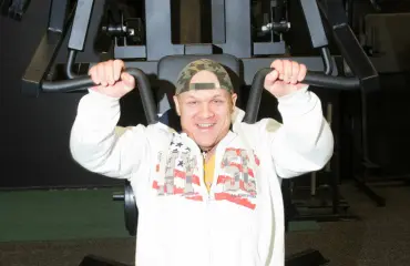 Kehonrakentaja Tuomo ”The Möykky” Korhonen paljastaa: Dopingia tuputetaan nuorille – ”15-vuotiaan kyselevät aineiden käytöstä”