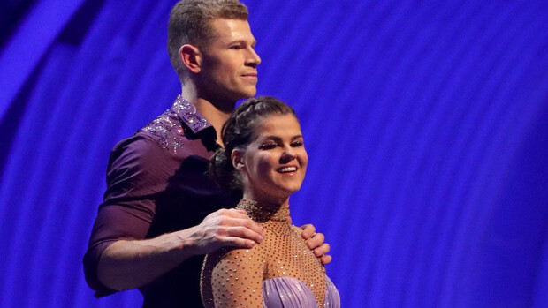 Katsojat eivät lämmenneet Saara Aallolle: putosi Dancing on Ice -finaalissa ensimmäisenä! Saara Aalto