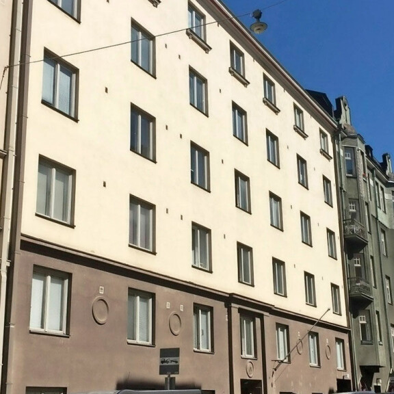 Marja Hintikka tienaa kymppitonnin Vappu Pimiää enemmän! Ja näin he tapasivat aviopuolisonsa – tiesitkö näitä asioita television kuumimmasta juontajaparista? Vappu Pimiän kotitalo.