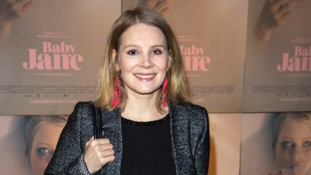 Näyttelijäpariskunta Pamela Tola ja Lauri Tilkanen ruuhkavuosista: 'Lapsiarki tulee vastaan kotiovella!' Pamela Tola