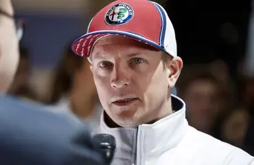 Kimi ja Minttu Räikkönen Geneven autonäyttelyssä - matka taittui helikopterilla: "Iceman vai Maverick?"