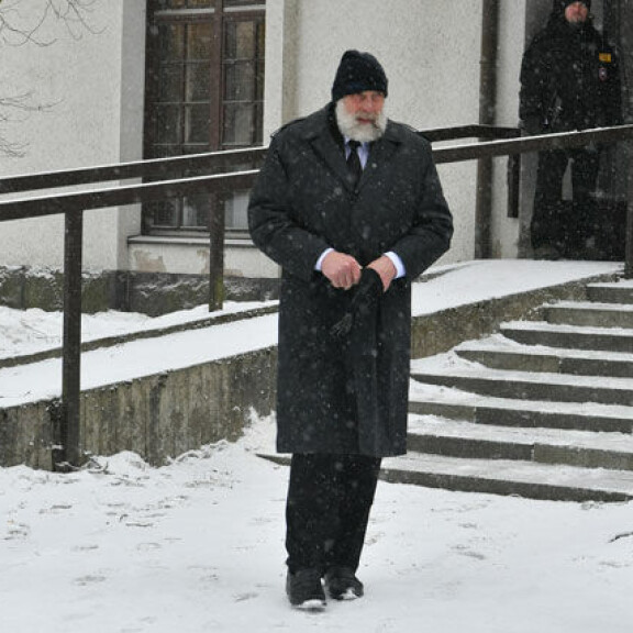 Hiihtäjälegenda asteli kappelista ulos yksin. Juha Mieto