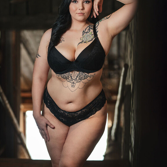 Ihanat kurvittaret seksikkäissä alusasuissa! Kuka heistä kruunataan Miss Plus Size 2019 -finaalissa? Eveliina Heiskanen, Miss Plus Size 2019.