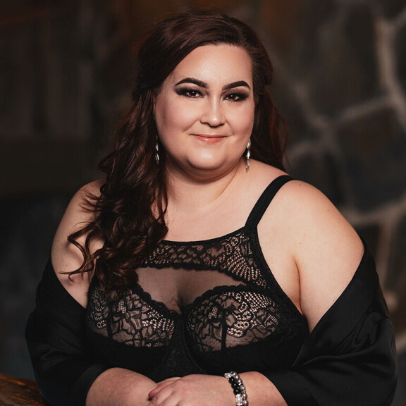 Ihanat kurvittaret seksikkäissä alusasuissa! Kuka heistä kruunataan Miss Plus Size 2019 -finaalissa? Laura Heinovaara, Miss Plus Size 2019.