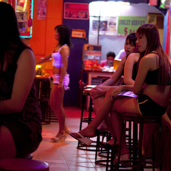 NFL-joukkue Patriotsin pääomistaja Robert Kraft, 77, keskellä skandaalia: Polisiin mukaan kävi seksihieronnassa Floridassa, tallentui kuviin! Kuvituskuva. Seksityötä Aasiassa.