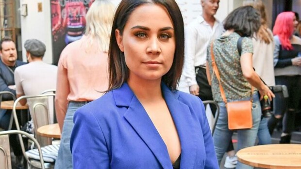 Anna Abreu vastasi Sannin haasteeseen housuttomalla kuvalla - paljastaa kolme yllättävää faktaa itsestään! Anna Abreu