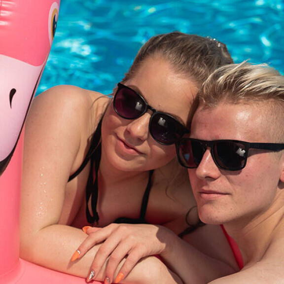 Huhhuh, useasti eronneet Vilma ja Juuso uudestaan Temptation Island Suomeen: myös TIS-Meiju testaa parisuhteensa - tässä ovat uudet TIS-parit! TIS Jenina ja Juho
