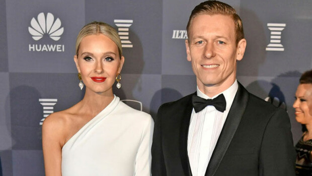 Häikäisevän upea ökypariskunta! Mikael ja Metti Forssell asuvat miljoonalukaalissa Helsingin hulppeimmalla arvoalueella – kuvat! Mikael ja Metti Forssell asuvat Kaivopuistossa.