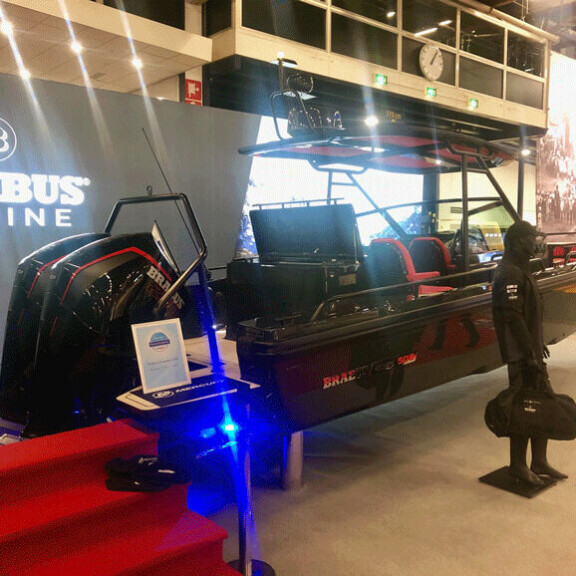 Tässä ovat venemessujen katseenvangitsijat - kallein paatti maksaa yli miljoona euroa! Katso kuvat! Brabus