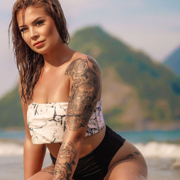 Kääk, mikä persikkapylly - Big Brotherissa rakastunut Jenna Mäkikyrö mukaan Temptation Island Suomeen: ”Nyt on kuvaaja osannut hommansa!” jenna mäkikyrö