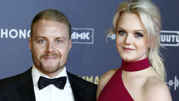 F1-kuski Valtteri Bottas ja Emilia-vaimo Emma-gaalassa kuin supertähdet – upea yksityiskohta saa formulakuskin näyttämään entistäkin seksikkäämmältä! valtteri bottas ja emilia