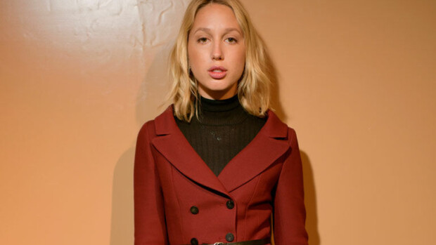 Kreikan prinsessa Maria-Olympia, 22, ei piittaa kuninkaallisten etikettisäännöistä – poseeraa harvinaisen rohkeasti sosiaalisessa mediassa! Maria-Olympian ei tarvitse välittää kuninkaallisten säännöistä.