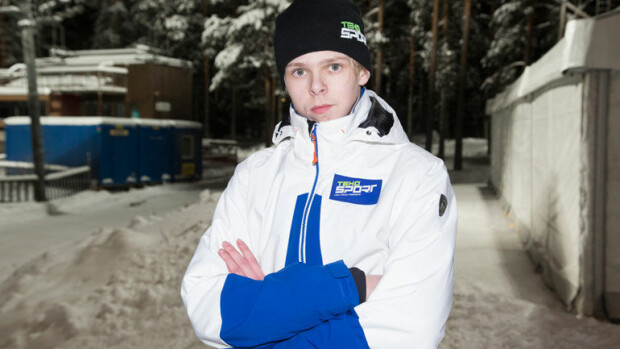 Käsittämätön kasvupyrähdys! Kuningaskotka Janne Ahosen poika Mico, 17, venähti vuodessa lähes 20 senttiä – ”Teknisesti hän pystyisi jo hyppäämään huippuhyppyjä” Mico Ahonen venähti 186-senttiseksi.