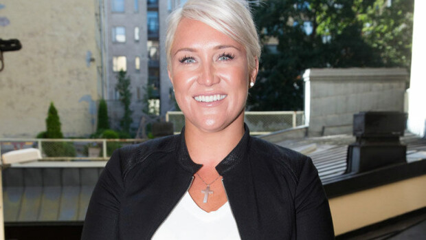 Mira Kasslin salaa avoliittoon vasta eronneen teollisuuspomon kanssa - taustalla kolmiodraama?! Katso paljastavat paparazzikuvat! Mira Kasslin löysi uuden rakkaan.