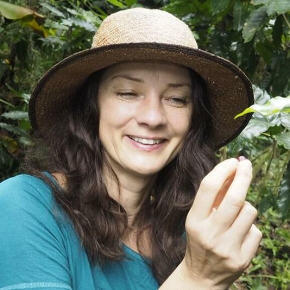 Me Naiset: Kirsi Salon Kolumbia-hanke meni jäihin - kulut paisuivat ja varkaat iskivät! kirsi salo