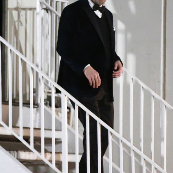 Huh, Pulp Fiction -legenda John Travolta luopui peruukeista ja hiussiirrännäisistä: upea kalju kiilsi gaalassa - kuvat! john travolta