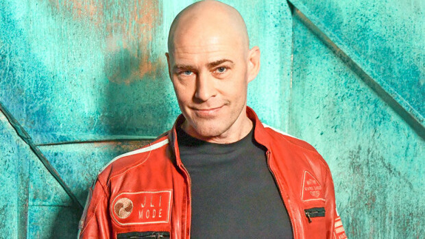 Syövän selättänyt Neon 2:n Jussi Rainio: Syvällä käyminen pakottaa katsomaan ylöspäin – ”Oma poika antoi eniten potkua!” Jussi Rainio selvisi syövästä.