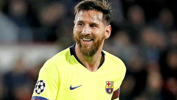 Jalkapallotähti Lionel Messi vieraili Kuusamossa – sai nimikkokoiran huskytarhaan! Messillä on nimikkokoira Kuusamossa.