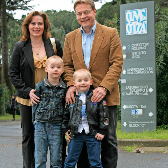 Nina Mikkosen mies Timo T.A. Mikkonen menehtyi tammikuussa 2017. Kuva vuodelta 2008. Nina Mikkosen mies Timo T.A. Mikkonen menehtyi tammikuussa 2017. Kuva vuodelta 2008.