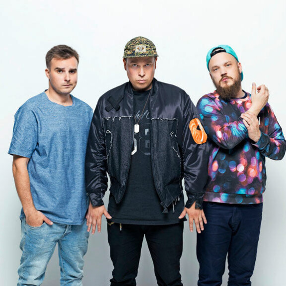 Teflon Brothers julkaisi vuonna 2012 Seksikkäin jäbä -kappaleen. Teflon Brothers julkaisi vuonna 2012 Seksikkäin jäbä -kappaleen.