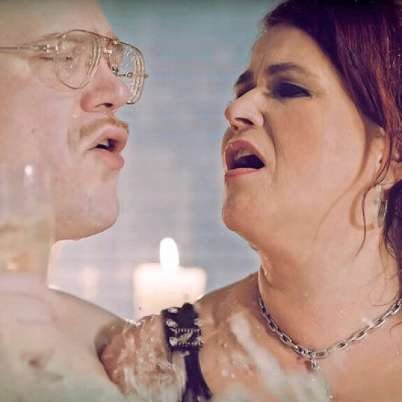 Meiju esiintyi Stigin kanssa kappaleesta tehdyllä musiikkivideolla. Meiju esiintyi Stigin kanssa kappaleesta tehdyllä musiikkivideolla.