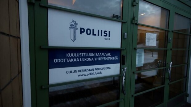 Oulussa paljastui neljä uutta alaikäisiin kohdistunutta seksuaalirikosepäilystä – yksi uhreista menehtynyt Oulun poliisi selvittää seksuaalirikoksia.