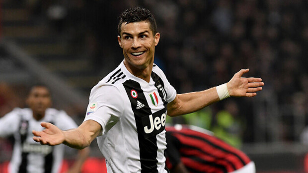 Tällaista veistosvartaloa Cristiano Ronaldon naisystävä saa kopeloida - huh, mikä kolli! cristiano ronaldo