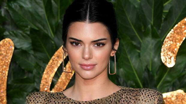 Uuh! Edes pakkanen ei hidasta Kendall Jenneriä: poseerasi pikkubikineissä lumihangessa - kuvat! Kendall Jenner