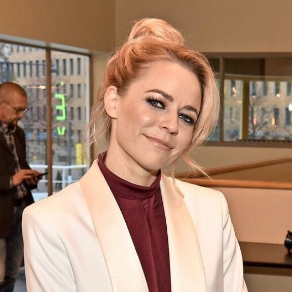 Paula Vesala ei niinkään perusta raketeista. Hän on uutenvuotena mieluusti töissä tai lomamatkalla. Paula Vesala ei niinkään perusta raketeista. Hän on uutenvuotena mieluusti töissä tai lomamatkalla.