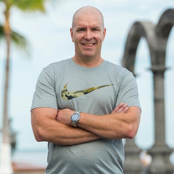 Roope Salmisen Myyrä-ohjelma alkaa - katso miten upeissa maisemissa 11 suomalaista etsii joukkoonsa soluttautunutta sabotoijaa! Olli, 51, Vantaa