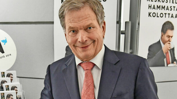 Seiska esittelee Sauli Niinistön ostaman piilopirtin Lohjalla: Leikkimökki valmiina Aaro-pojalle – kuvat Seiskassa! Sauli Niinistö kävi mökkikaupoilla.