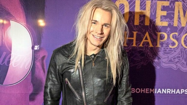 Huh, mikä kaunotar! Olli Hermanin tyttöystävä tykittää someen toinen toistaan seksikkäämpiä kuvia: 'Holy hell bebe, sä oot kuuminta ikinä' - katso! Olli Herman