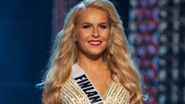 Alina Voronkova villitsi bikineissä Miss Universum -kilpailussa – iltapuku aiheutti paniikkistressin: ”Teimme korjauksia viime hetkellä!” Alina Voronkova
