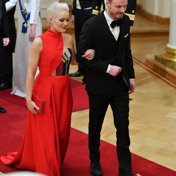 Anna nähtiin Linnassa tuottajapuolisonsa Jukka Immosen kanssa, joka oli itsenäisyyspäivän vastaanotolla toistamiseen. Anna Puu