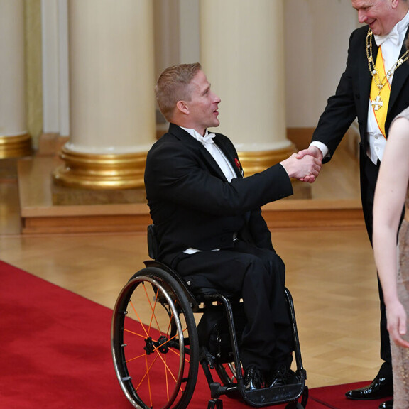 Paralympiavoittaja Leo-Pekka Tähti saapui Linnan juhliin yksin! leo-pekka