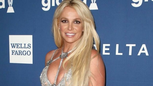 Herranpieksut, mikä ori! Tältä näyttää Britney Spearsin 13 vuotta nuorempi mallirakas - lihakset kuin betonia, katso! Britney Spears