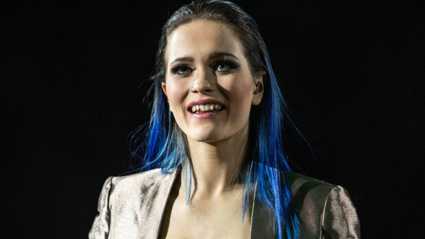 Totuus Sannin esityksestä Idols-finaalissa salattiin suorassa lähetyksessä: laulajatähti ei ollut itse paikan päällä lainkaan - yleisö hämmästyi! Sanni