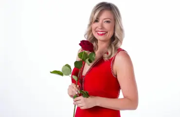 Bachelorette Suomessa jättiyllätys! Jenny valitsi miehensä ja puhuu nyt suunsa puhtaaksi – tämän vuoksi ennakkosuosikki jäi nuolemaan näppejään: ”Silloin tajusin, että…”