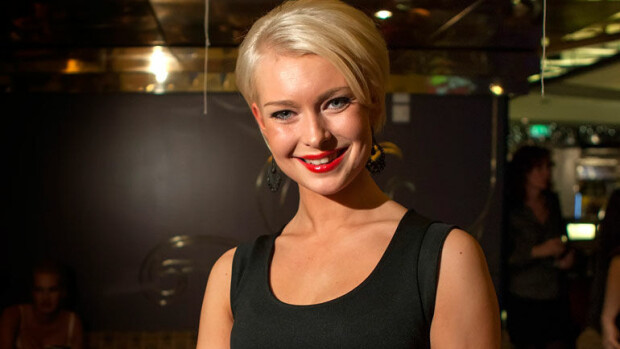 Tanssii tähtien kanssa -kaunotar Kia Lehmuskosken salattu ero paljastui – avoliitto Hunks-rakkaan kanssa päättyi! Kia Lehmuskoski erosi Hunks-rakkaasta.