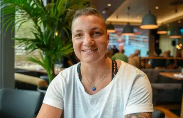Nyrkkeilymestari Elina Gustafsson ja Emmi-rakas saivat kutsun Linnan juhliin: Suuri kunnia! 