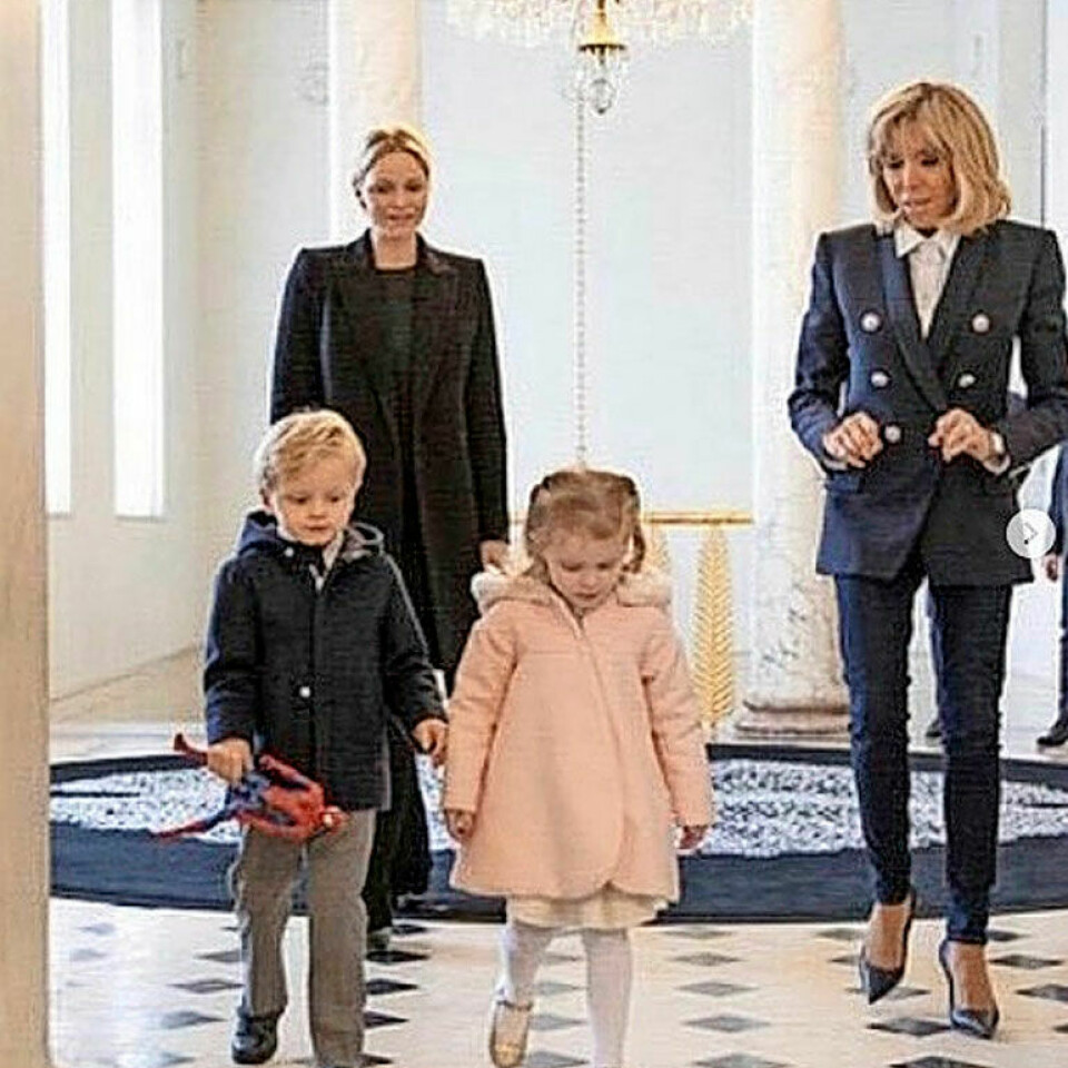 Prinsessa Charlene, prinssi Jacques, prinsessa Gabriella ja Brigitte Macron