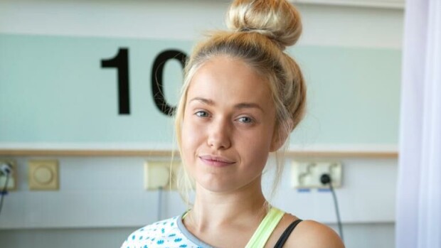 Suomalainen tosi-tv-kaunotar avautuu karusta kohtelustaan - hakeutui hoitoon syöpäepäilyn vuoksi:  Mut naurettiin ulos todeten, ”eihän sun ikäisellä mitään syöpää ole” janita lukkarinen