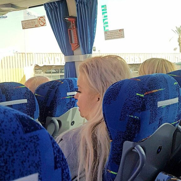 Kovaääninen Johanna Tukiainen yllätti turistit Israelissa – kuva! Johanna Tukiainen Israelissa.