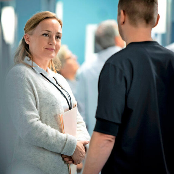 Sanna esittää Sykkeen viidennellä tuotantokaudella psykiatri Ellaa. – Hahmollani saattaa olla luvassa myös romanttisia hetkiä, hän vihjaa. Sanna esittää Sykkeen viidennellä tuotantokaudella psykiatri Ellaa. – Hahmollani saattaa olla luvassa myös romanttisia hetkiä, hän vihjaa.