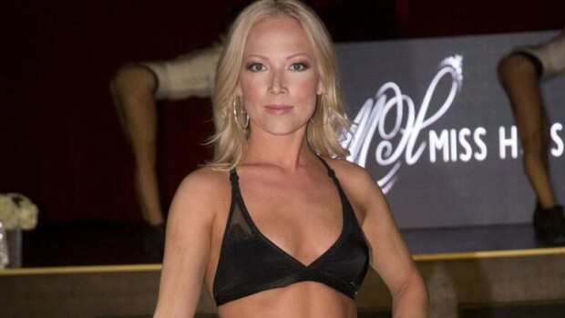 Huhhuh, Miss Helsinki Janna-Juulia Vuorela poseeraa läpinäkyvässä kissa-asussa - katso! Janna_juulia