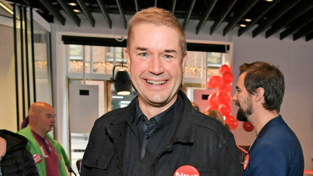 Marco Bjurströmiä kosiskellaan jatkuvasti tosi-tv-ohjelmiin – suosikkijuontajalta tyrmäävä vastaus! Marco Bjurström on kysytty tv-kasvo.